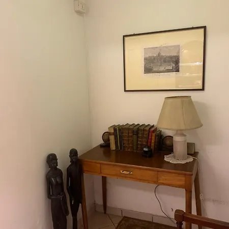 Modern With Garden Apartment Rome