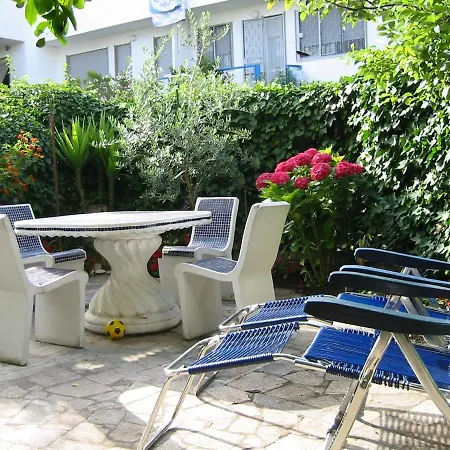 Modern With Garden Lejlighed