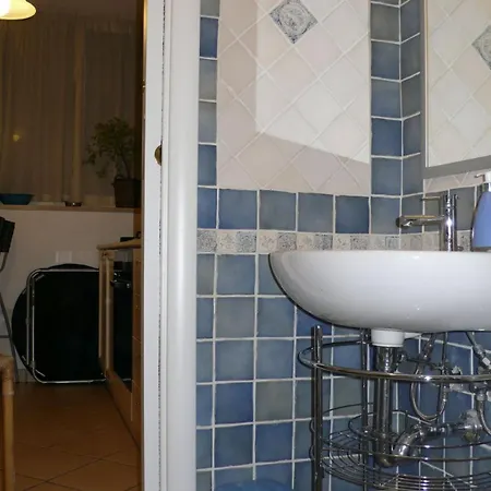Modern With Garden Apartment Rome